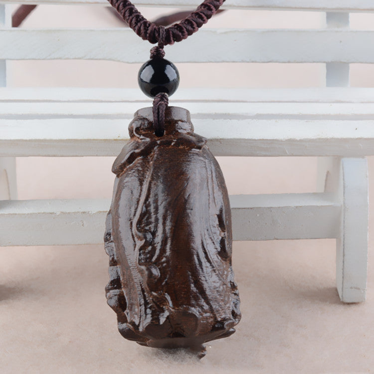 Rich wood necklace