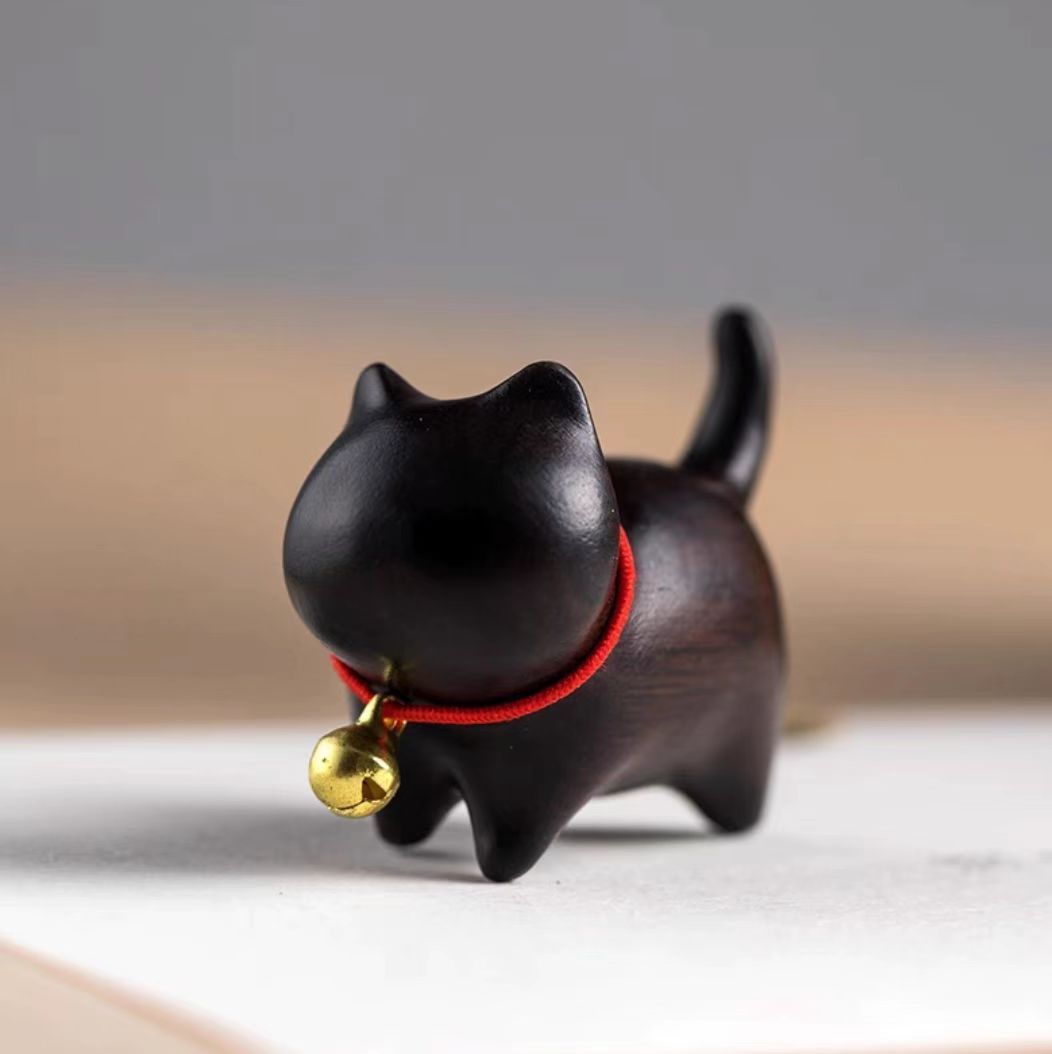 Guajac wood Head Tilt Cute Fortune Cat Decoration