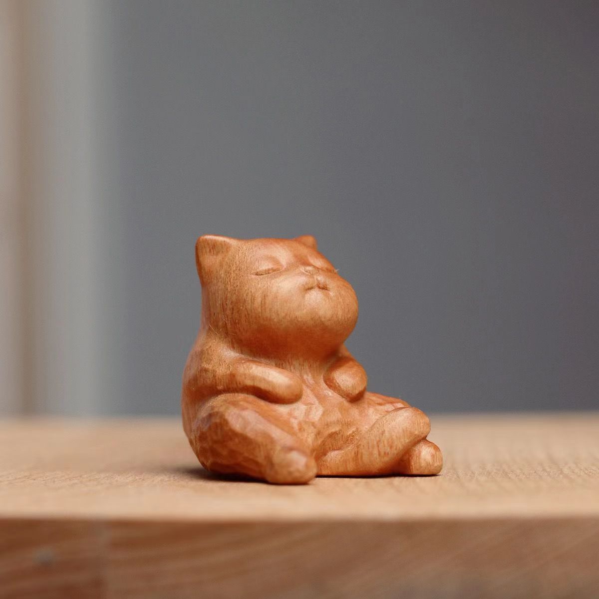 Solid Wood Carving Cute Cat Ornaments