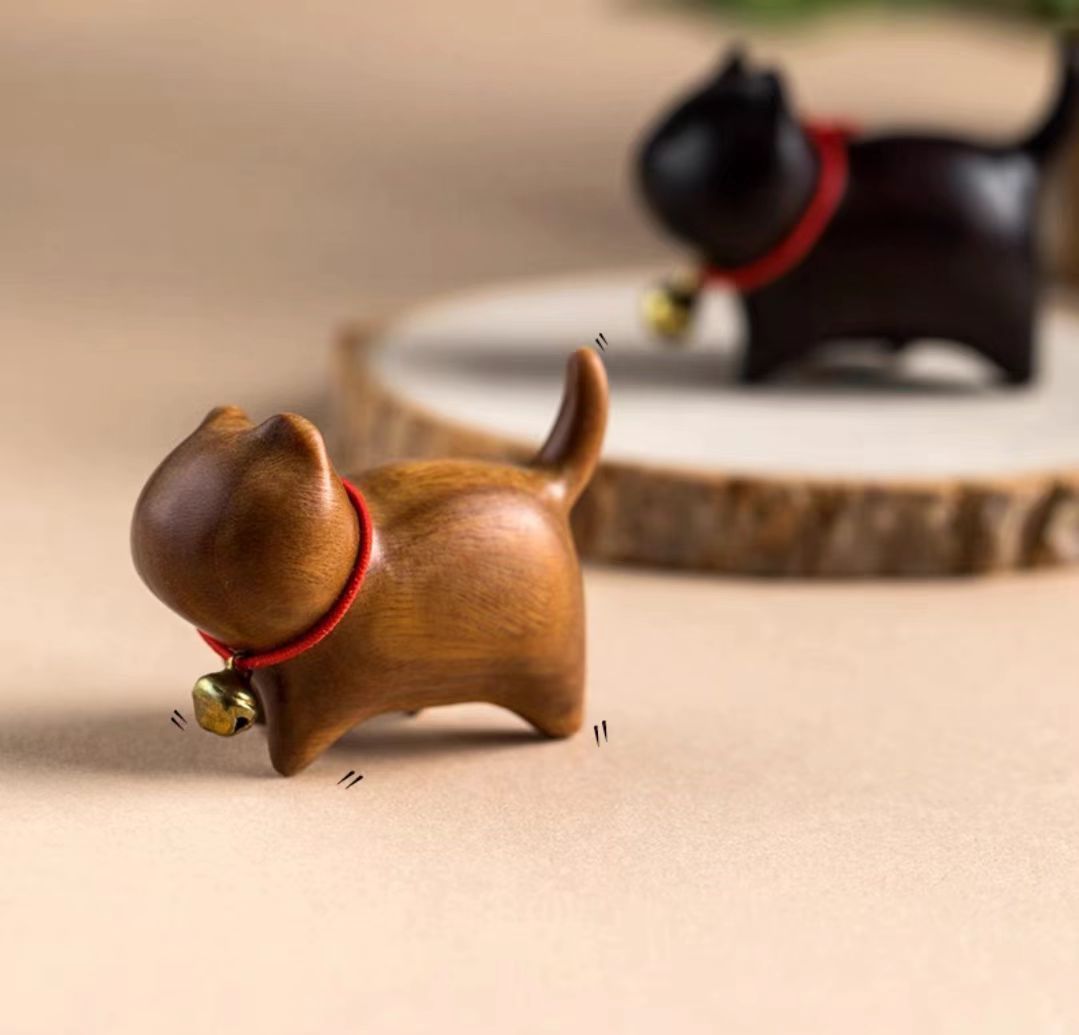 Guajac wood Head Tilt Cute Fortune Cat Decoration