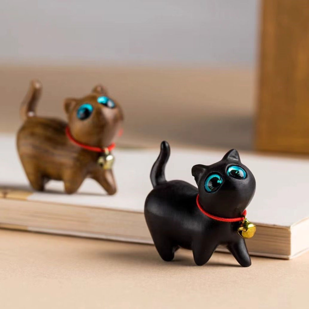 Guajac wood Head Tilt Cute Fortune Cat Decoration