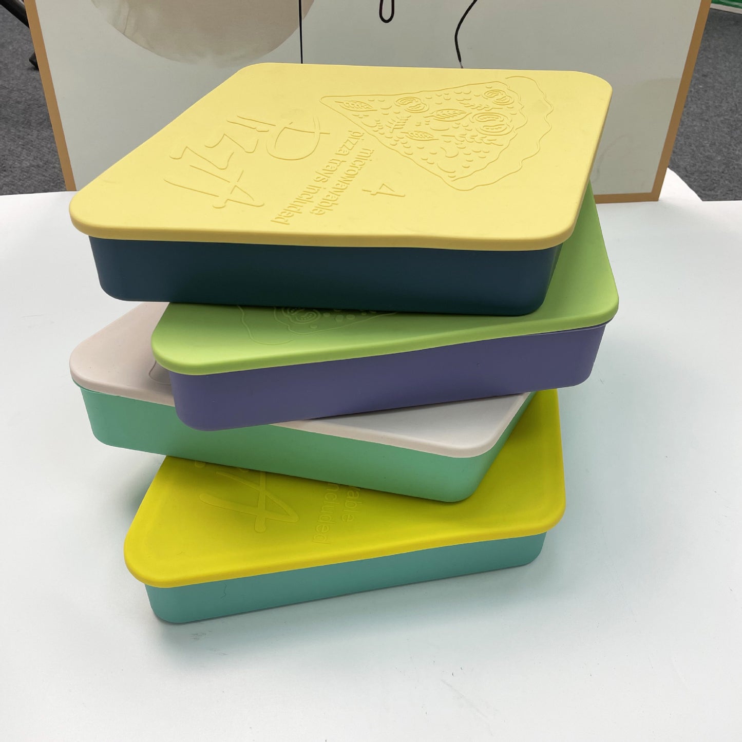 Food Packing And Storage Triangle Pizza Silicone Storage Box