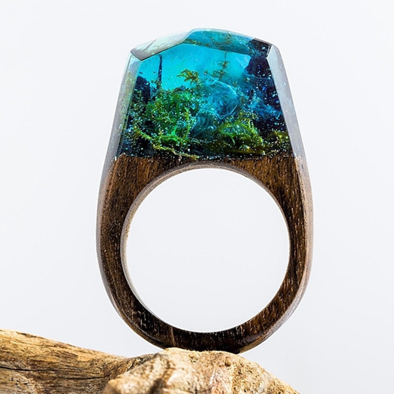Features Resin Wood Ring